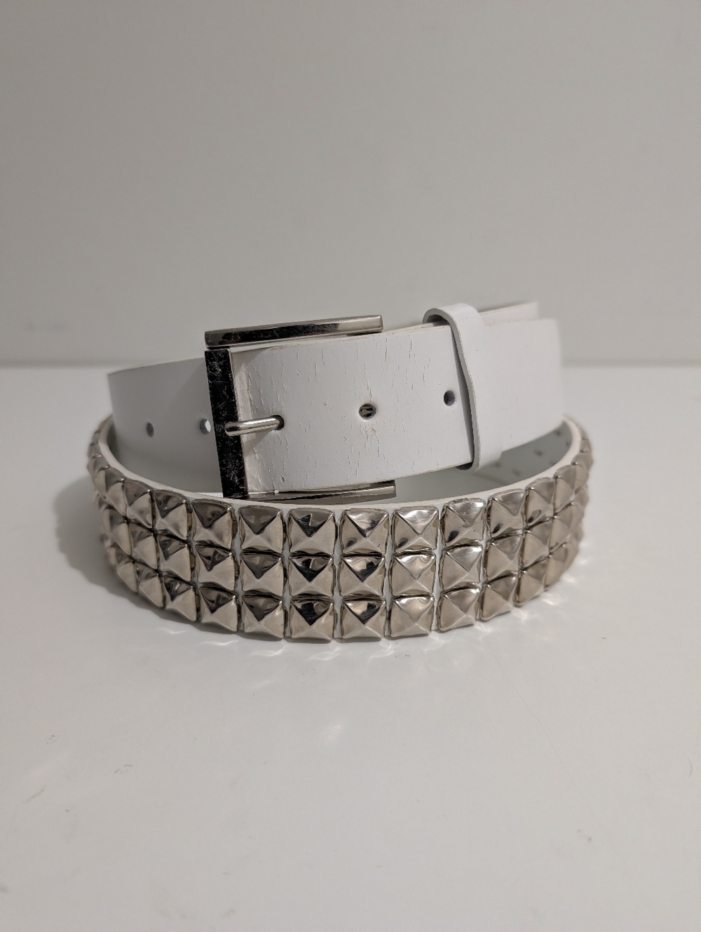 Hot Topic White Triple Pyramid Studded Bonded Leather Belt Sz  L/40